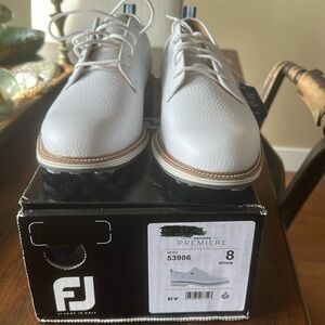 FootJoy men’s White Oxfords Classic golf Shoes
Premiere Series-Field spikeless